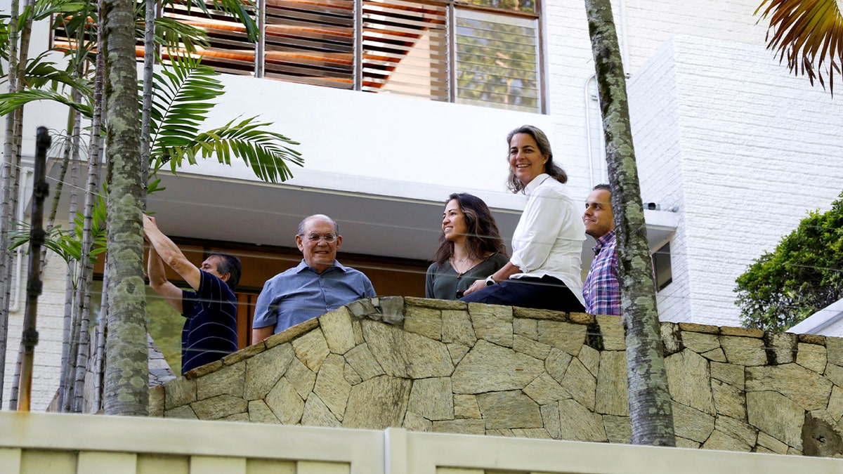 Venecuelanski pripadnici oporbe u argentinskoj ambasadi gdje su tražili azil