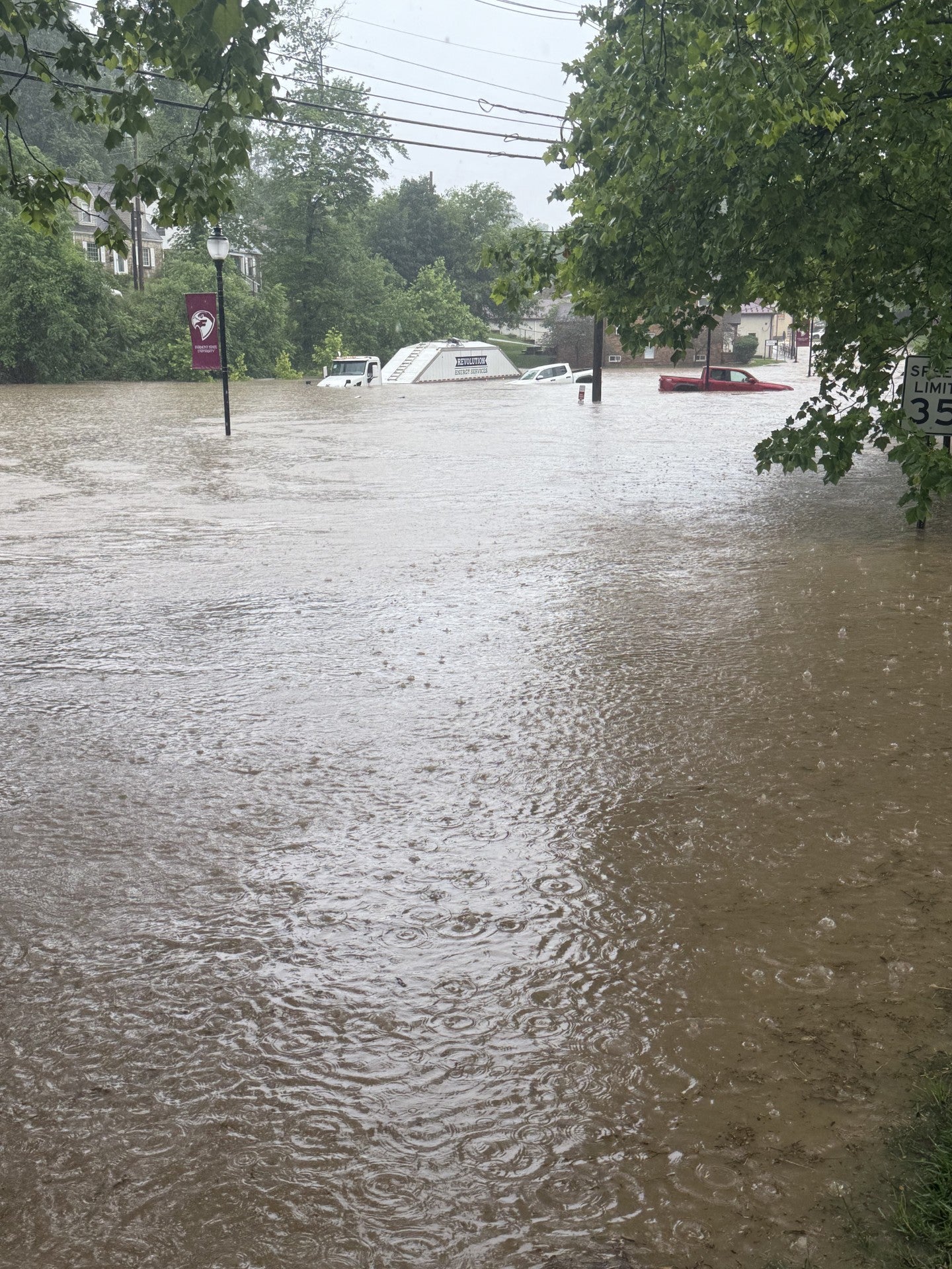 Posljedice poplave koje su se dogodile u Zapadnoj Virginiji tijekom vikenda