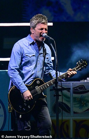 Liam i Noel napokon su se okupili na pozornici na Cardiffovom stadionu Kneževina kao prvu noć dugoočekivane turneje Oasis Reunion ostavile su obožavatelje u suzama