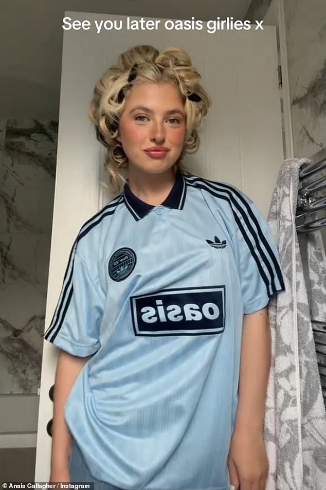 U slatkom isječku kojeg je obožavatelj podijelio Tiktok, Anais, 25, viđen je kako trči do svog oca, 58, i zagrlio ga dok je gledao kako Richard Ashcroft nastupa pred vlastitim setom