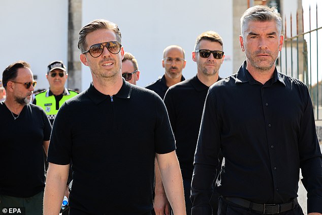 Izvršni direktor nogometa Michael Edwards i sportski direktor Richard Hughes bili su među Liverpoolovim dužnosnicima na slici.