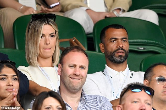 Sharon Canu i Ashley Cole primijećene su kako gledaju utakmicu