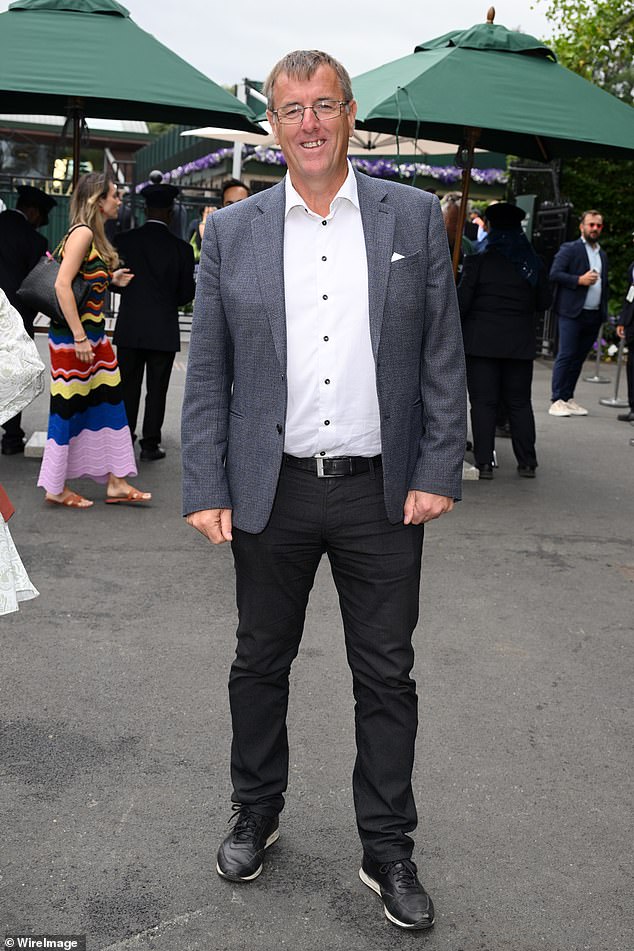 Matt Le Tissier odlučio se za tamno sivi blejzer