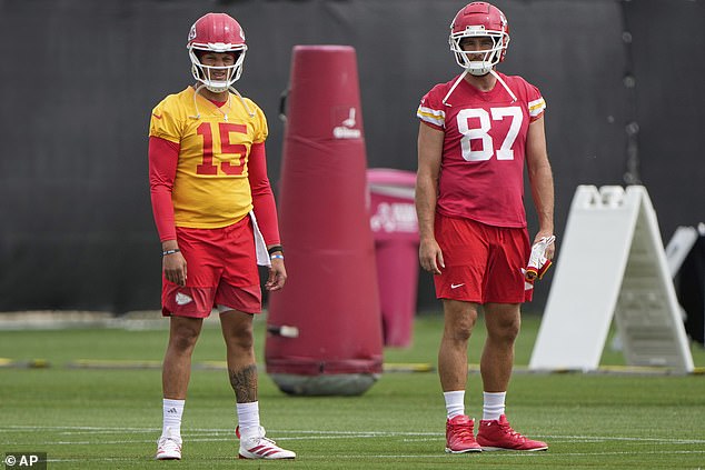 Kelce je nedavno odbio isključiti igranje 14. sezone u NFL -u na momčadskom minicamp
