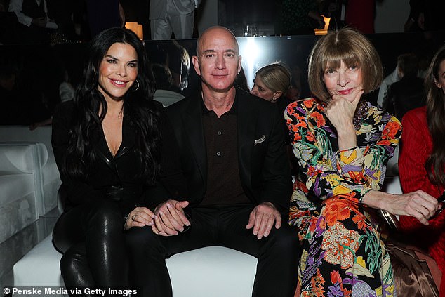 Lauren Sanchez, Jeff Bezos i Anna Wintour u prvom redu emisije Tom Ford AW20 u 2020. godini