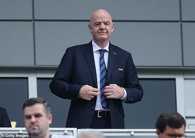 Predsjednik FIFA -e Gianni Infantino je pod pritiskom da dokaže da prošireni klupski svjetski kup može pružiti velika posjeta i globalni interes