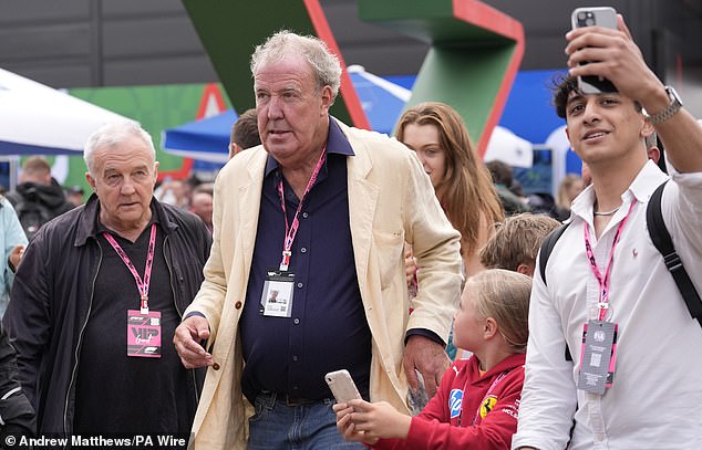 Jeremy Clarkson također je dodao kontingent za slavne osobe Northamptonshire