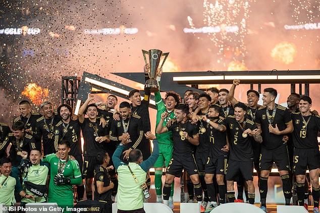 Nakon sumnjivog poziva, Meksiko je postigao pogodak i zapečatio povijesnu pobjedu naslova zlatnog kupa