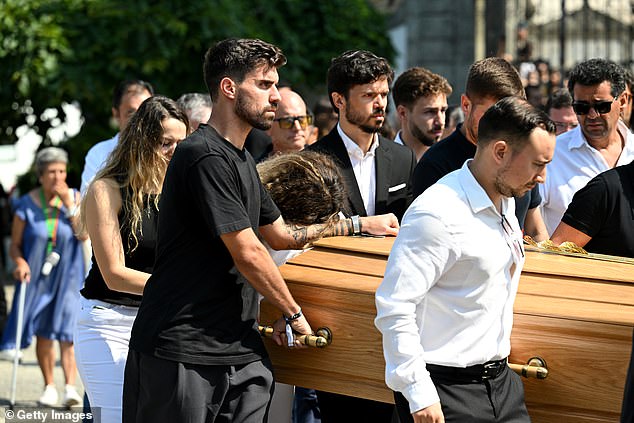 Portugalske zvijezde poput Ruben Neves prisustvovale su službi u Gondomaru kako bi odali počast Jota i njegovom bratu Andreu Silva