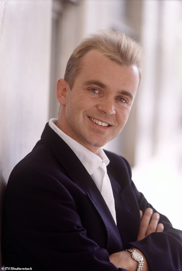 Wayne (na slici 1990.) vodio je dugotrajnu bitku s multiplom sklerozom i preminuo je u dobi od 68 godina, a njegov brat Phil najavio je tu vijest u ponedjeljak