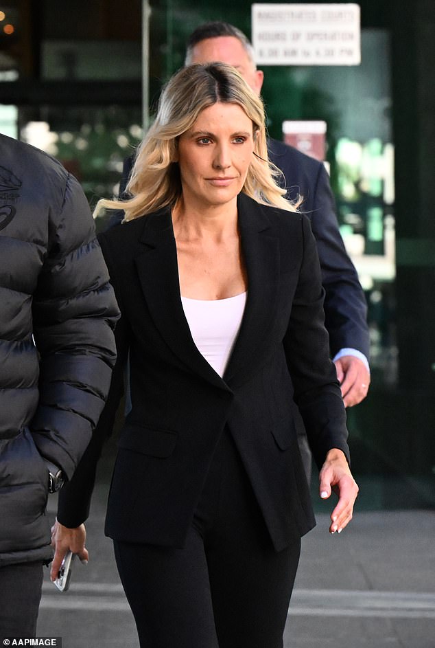 Mallet je prešao iz vođenja kluba kroz skandal s drogom zvijezde Ezra Mam kako bi priznao svoju krivnju nakon što je 2. lipnja srušio svoje vozilo u 'brojne' parkirane automobile