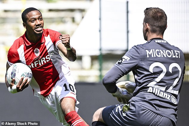 Antwerpen krilni kril Michel-Ange Balikwisha je transfer za Celtic