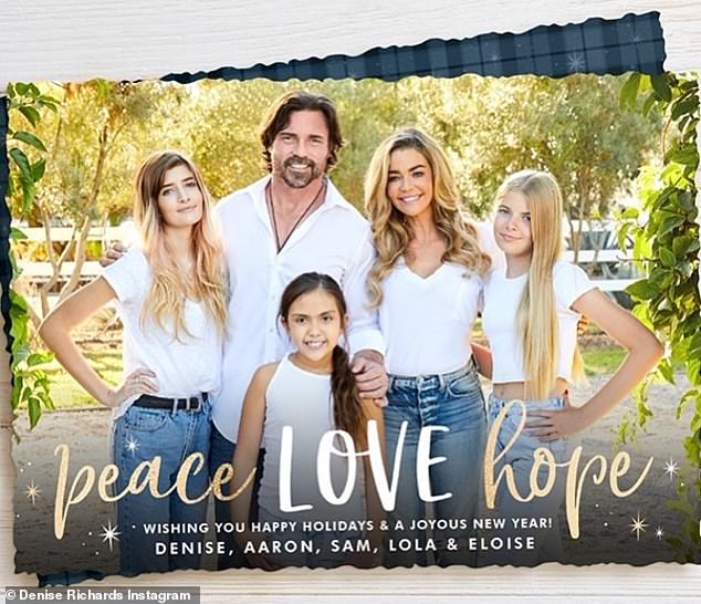 Denise ima dvoje djece iz svog prethodnog braka s Charliejem Sheenom - Sami, 21, (krajnje lijevo) i Lola, 20 (krajnje desno) - i usvojila je Eloise, 14, 2011. (ispred)
