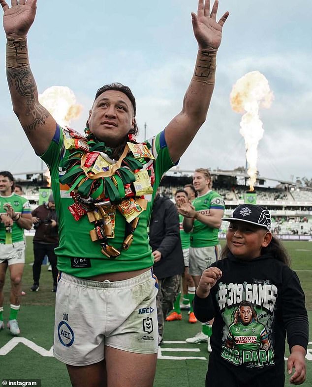 Papali'i (na slici s NOA) odgovorio je na SOS trenera Billyja Slatera neposredno nakon što je njegova supruga rodila njihovo četvrto dijete