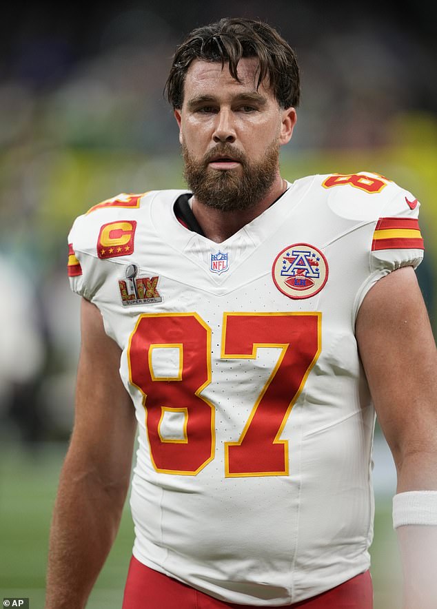 Travis se priprema za svoju 13. sezonu s NFL -om i pohađa treninge u državi Florida; Gledano u veljači u New Orleansu