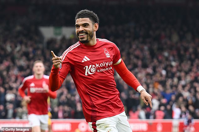 Ranije na prozoru, Manchester City odlučio je ne slijediti Gibbs-White unatoč tome što ga je pratio