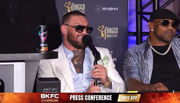Prošli tjedan McGregor je tvrdio da će se na njihovom događaju u Bijeloj kući na njihov događaj u Bijeloj kući uputiti na dugo očekivani povratak na UFC