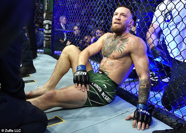 McGregor je pretrpio slomljenu nogu u svojoj borbi protiv američke zvijezde Dustin Poirier još 2021. godine