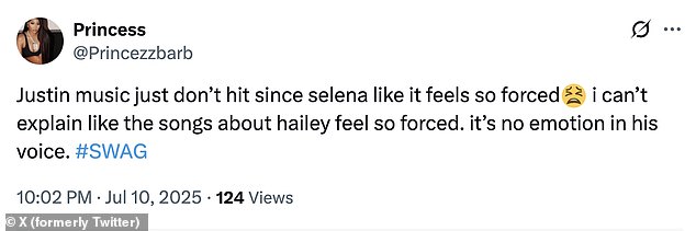 No, neki obožavatelji nisu kupili romantičnije melodije, s tim da su sugerirali da su njegove pjesme koje su izgledale nadahnute Hailey osjećala se 'tako prisiljene' u usporedbi s ranijim pop pjesama za koje su fanovi vjerovali da su nadahnute njegovoj bivšoj djevojci Selena Gomez