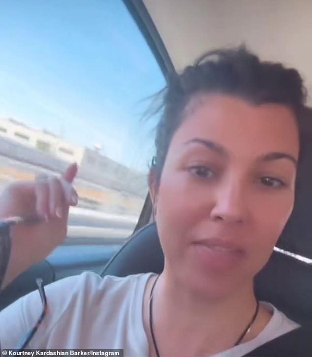 Kourtney - Tko se može pohvaliti 283,4m sljedbenika društvenih medija - muči: 'Bok svima, ummm ... to ... lemme ... što je to? Ne mogu razgovarati. Amazon Prime Day započeo je jučer, i ... '