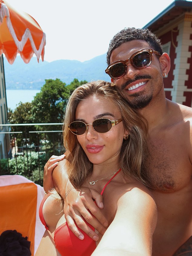 Nottingham Forest sada je rekao Tottenhamu da ne uspostavi daljnji kontakt s Gibbs -White - na kojem se nalazi prošlog mjeseca na odmoru sa svojom zaručnicom Britney de Villiers