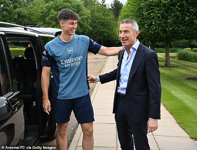 Slijedeći potpisivanje Kepa Arrizabalaga, Arsenal je potpisao igrača iz Chelseaja u šest od posljednjih sedam sezona - s tim da je Madueke sada bio šesti Bluesov igrač koji je stigao
