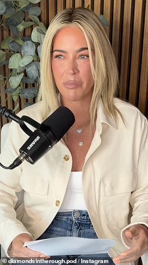 Usred Denise i Aaronovog raskida, bivše suigrače iz Real Housewives-a 54-godišnje zvijezde Teddi Mellencamp (L) i Erika Jayne (R) uletjeli su u Aaron