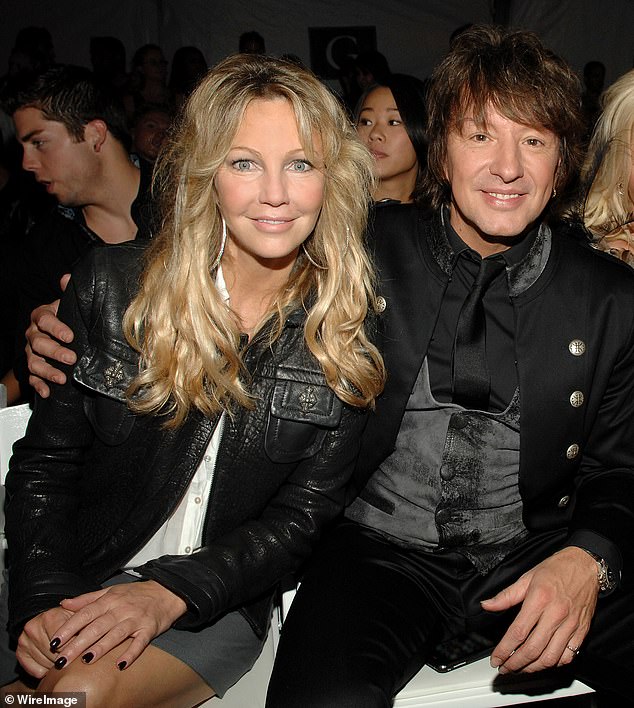 Samra (desno) postala je dio holivudskog para snaga kad se oženio zvijezdom Melrose Placea Heather Locklear (lijevo); Slike su prikazane u listopadu 2010