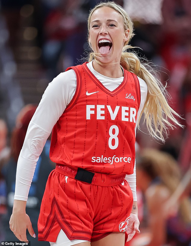 Cunningham je spustio 16 poena i deset skokova s klupe u utakmici u petak navečer