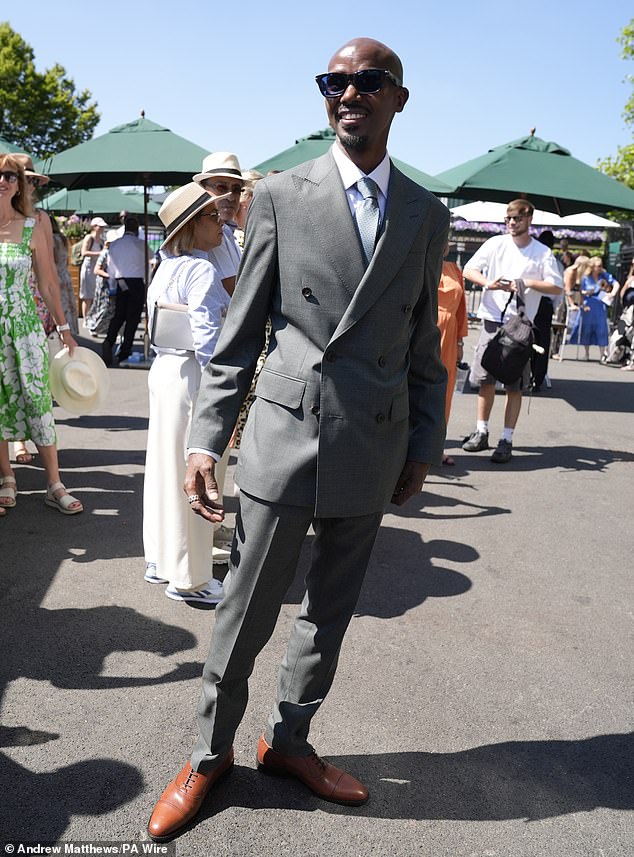U međuvremenu se sir Mo Farah odlučio za zeleno odijelo, plavu kravatu i terakotske cipele dok je blistao u snimcima