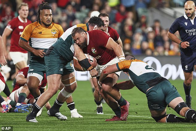 Večer Luke Cowan-Dickie bila je okrutno prekinuta jer se činilo da je nokautiran stvarajući se