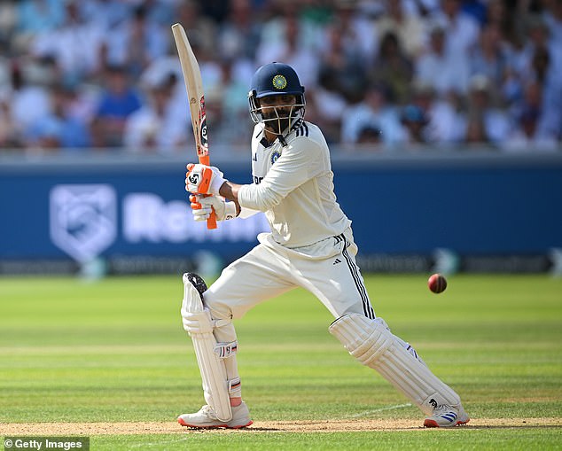 Indija je završila svoju drugu razinu ubačaja s Engleskom na 387 zahvaljujući borbi protiv 72 iz Ravindra Jadeja