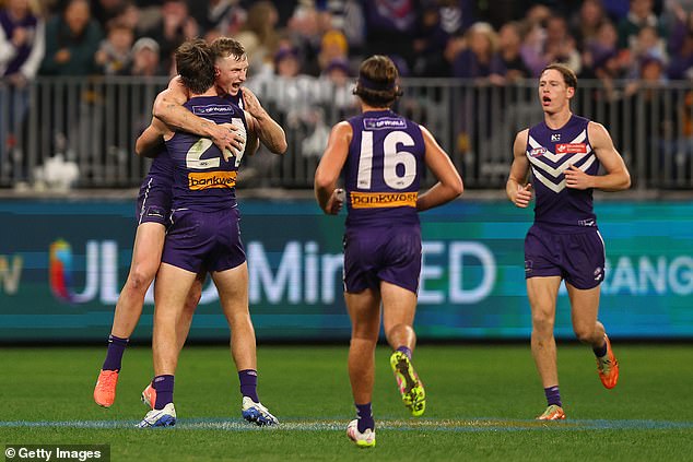 Rezultat je poboljšao rekord Fremantlea na 11-6, ostavljajući im samo postotak u četvrtom mjestu