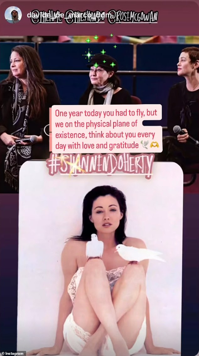 McGowan je podijelio fotografiju Dohertyja uz jednu od sebe, Doherty i Holly Marie Combs na šarmantnoj panel diskusiji, dijeleći poruku nade za buduće duhovno okupljanje