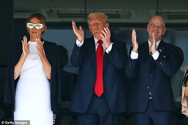 Predsjedniku se pridružila njegova supruga i predsjednik FIFA -e Gianni Infantino u svom apartmanu