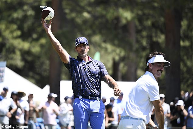 U cjelini, pozivatelj signala imao je topao prijem navijača, bacajući im kuglice