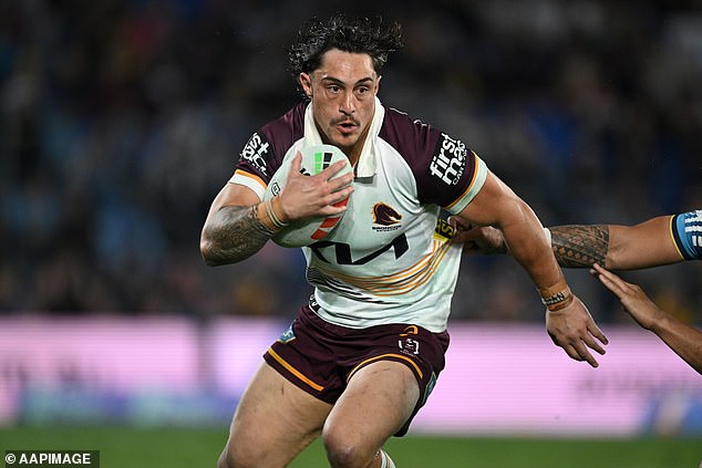 Kotoni Staggs se činio nesvjesnim referencama na njegov skandal sa seks trakom 2020. godine