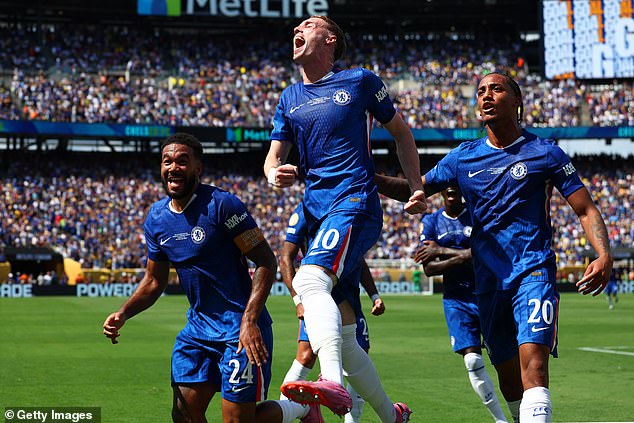 Cole Palmer inspirirao je Blues na šok pobjedu od 3-0 nad Paris Saint-Germainom u nedjelju navečer