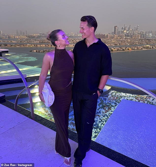 Zoe je kasnije podijelila deponiju fotografija na Instagramu, pokazujući svoje raskošno putovanje u Dubaiju nakon što je napustila Bali