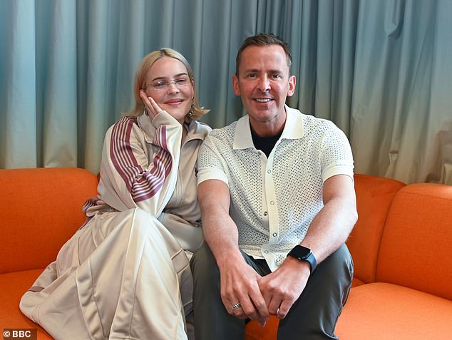 U otvorenom razgovoru sa Scottom Millsom na BBC Radio 2 u utorak, Anne-Marie je govorila o tome da se tako loše borila s tjeskobom nakon što je dočekala kćer da ne bi mogla biti sama