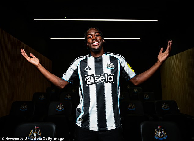 Anthony Elanga tek je prošao kroz izlazna vrata kad su se probile Gibbs-White News