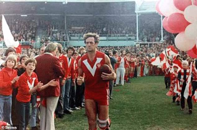 Ikona Sjevernog Adelaide (na slici Potreba za igru) krivotvorila je svoj status legende tijekom 201 igara