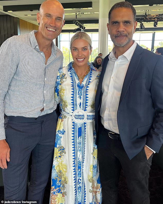 Kad je vijest o njegovoj smrti probila u srijedu, robanova nećakinja Jade (na slici s footy velikanima Ryan Fitzpatrick i Michael O'Loughlin) morali su naglo napustiti studio usred radio emisije koju je domaćin u Adelaideu