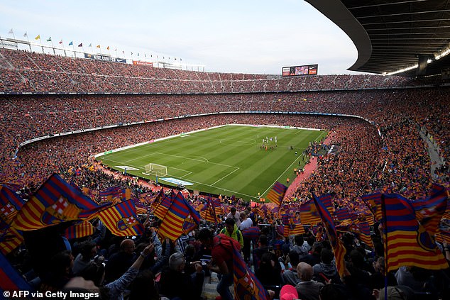 Klub se planirao vratiti u Nou Camp za početak sezone Lalige, trebao bi propustiti