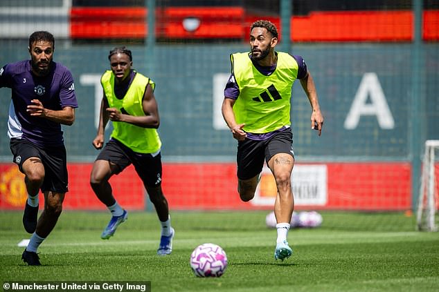 Amorimova strana također je dovršila potpisivanje 62,5 milijuna funti naprijed Matheus Cunha od vukova