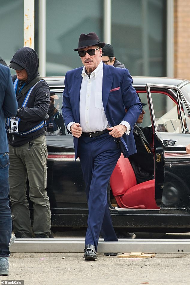 Kamere su na ulicama Winnipega uhvatile 71-godišnju filmsku legendu, gdje je bio duboko u studenom 1963. godine, triler koji je kopao u mutnom podzemlju vezan za atentat na JFK