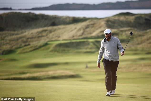 Scheffler je slikao nakon što je napravio ptičicu na 16. zelenilu u Royal Portsh Golf Clubu