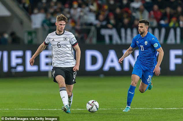 26-godišnji Midfiedler obavio je dva seniorskog nastupa za njemačku reprezentaciju