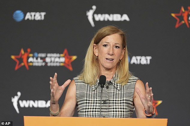 Povjerenica WNBA Cathy Engelbert opisala je pregovore kao 