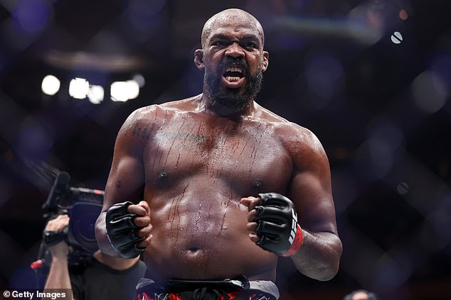 Jones se smatra legendarnim UFC borac, ali je imao niz problema iz prstena